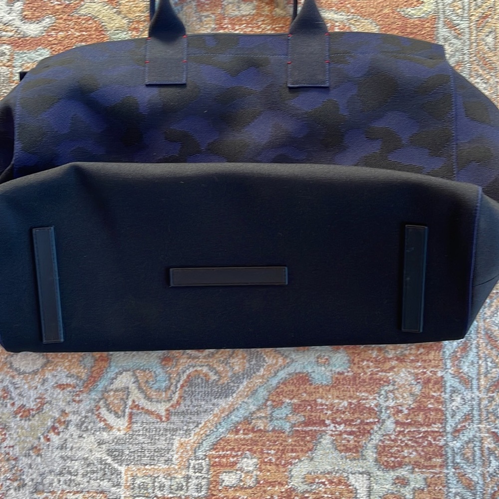 Rothy’s Navy Camo Weekender and Vanity Set - Picture 6 of 7